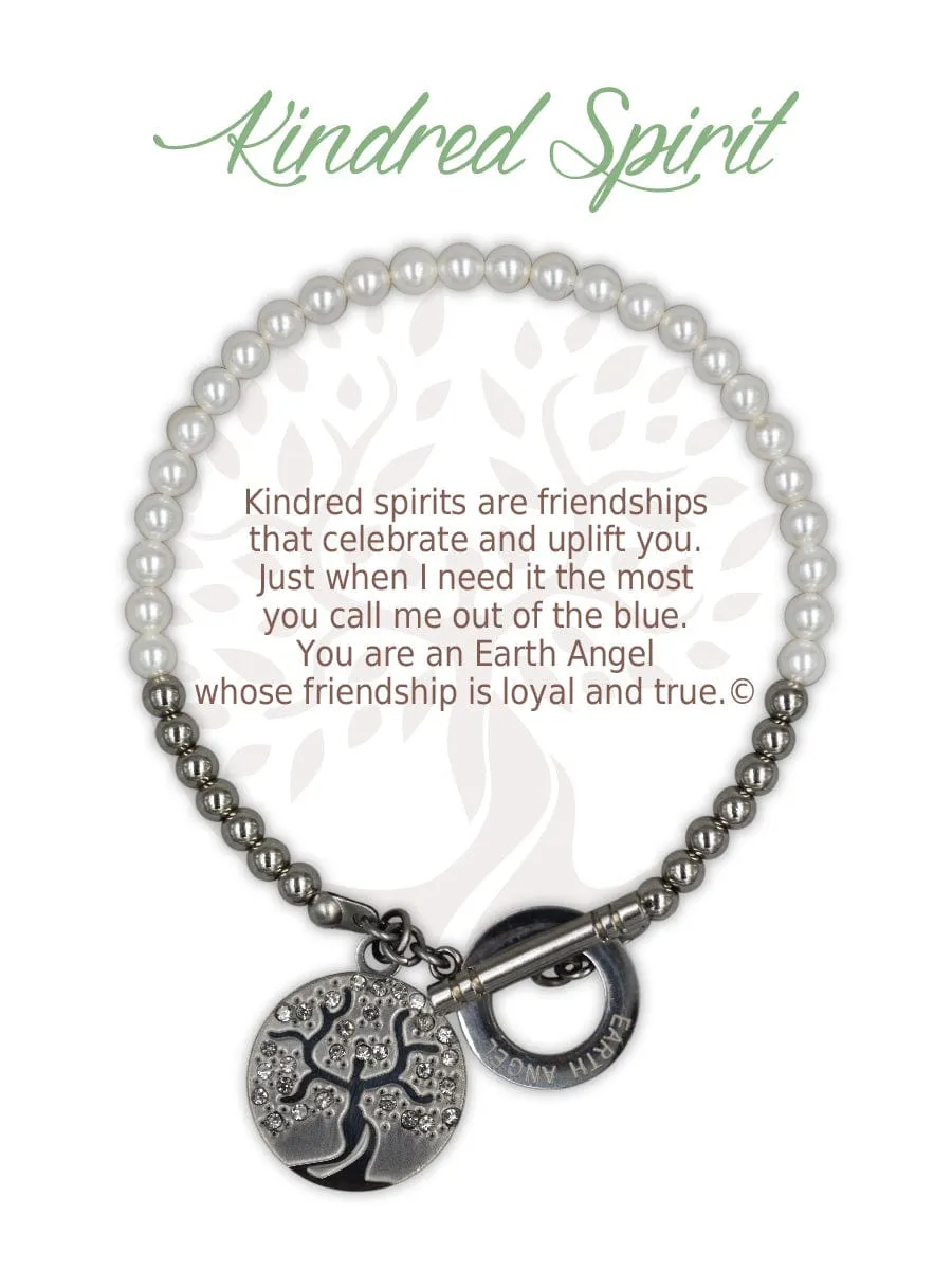 Kindred Spirit: Shell Pearl Bracelet